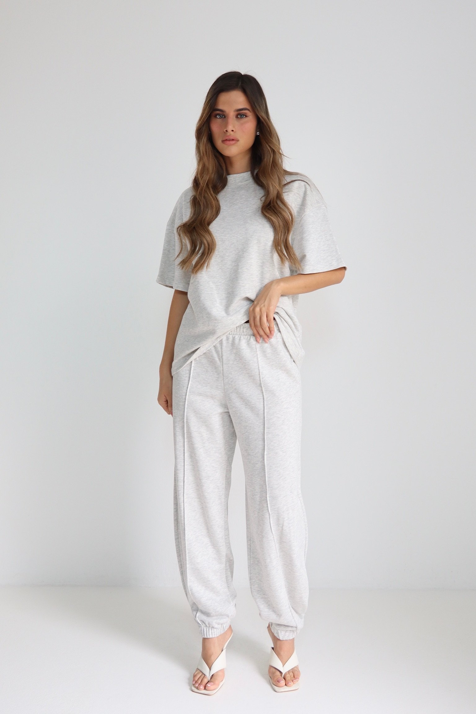 חליפת דיאלוג אפור